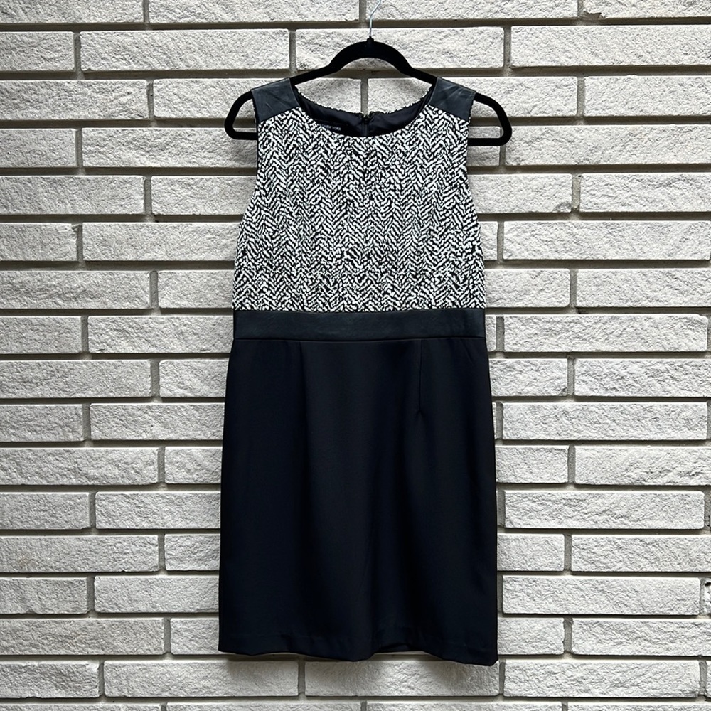 Jones New York Black and Cream Dress with Faux leather details Sz8